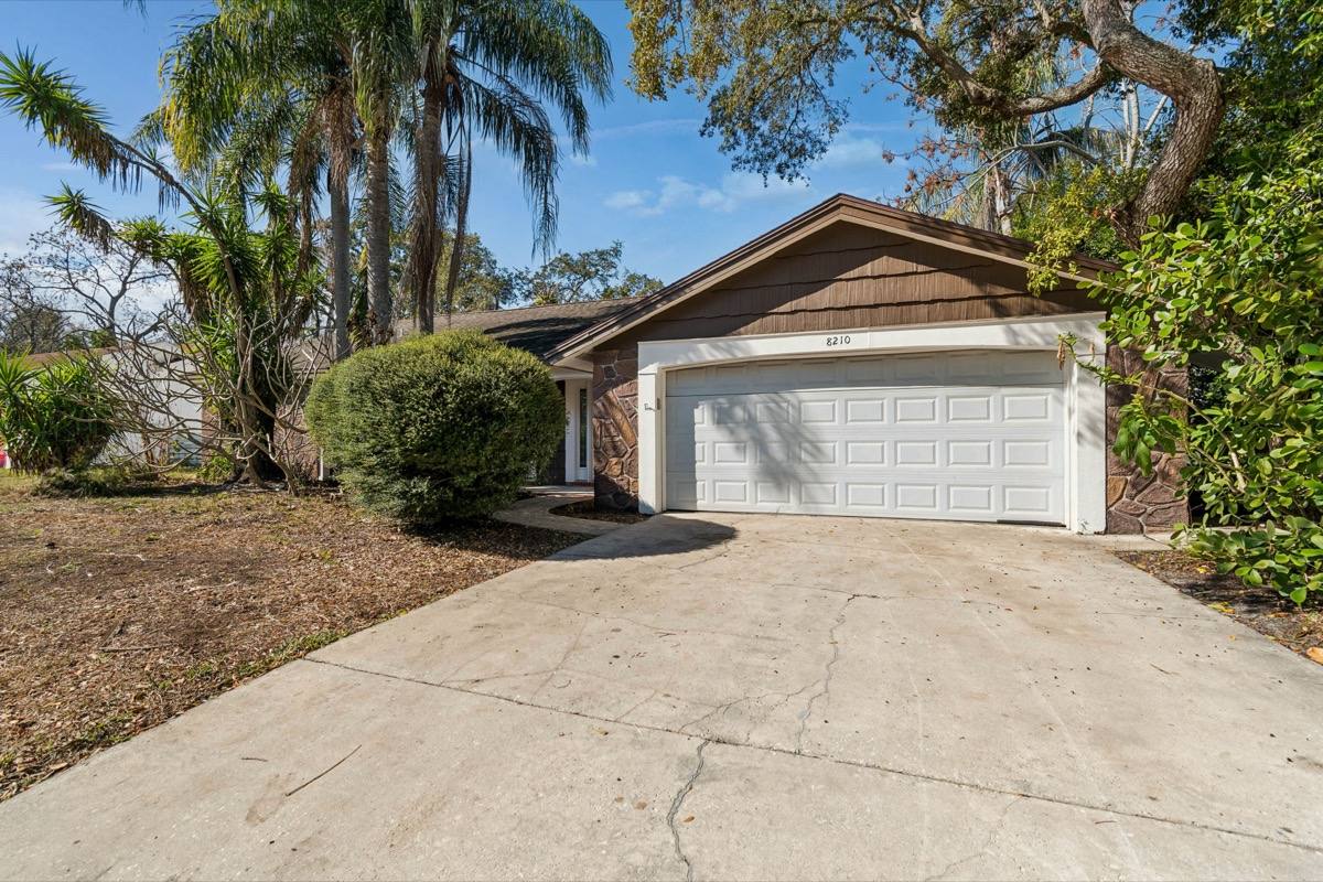 houses not selling Orlando 2026: Central Florida house exterior sitting on the market