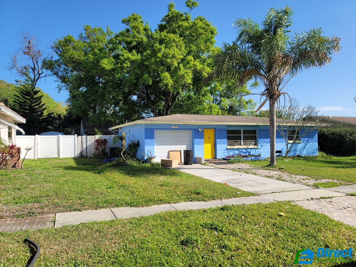 Vacant inherited house in Central Florida before an as-is cash sale